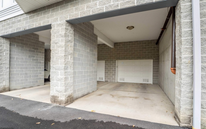217 Fountain View, Morgantown, West Virginia 26505, 2 Bedrooms Bedrooms, 4 Rooms Rooms,2 BathroomsBathrooms,Single Family Attached,For Sale,Fountain,10161717
