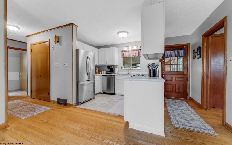 756 Mountain View Place, Morgantown, West Virginia 26501, 3 Bedrooms Bedrooms, 8 Rooms Rooms,2 BathroomsBathrooms,Single Family Detached,For Sale,Mountain View,10161724