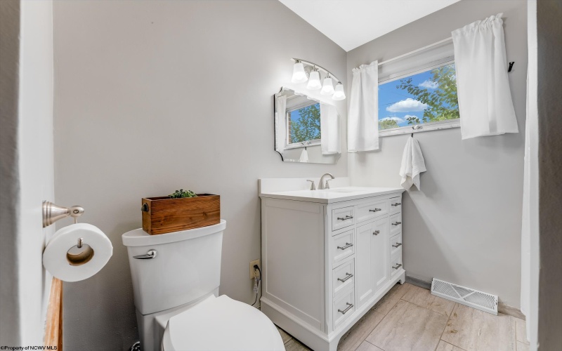 756 Mountain View Place, Morgantown, West Virginia 26501, 3 Bedrooms Bedrooms, 8 Rooms Rooms,2 BathroomsBathrooms,Single Family Detached,For Sale,Mountain View,10161724
