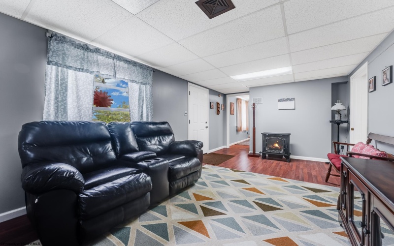 756 Mountain View Place, Morgantown, West Virginia 26501, 3 Bedrooms Bedrooms, 8 Rooms Rooms,2 BathroomsBathrooms,Single Family Detached,For Sale,Mountain View,10161724