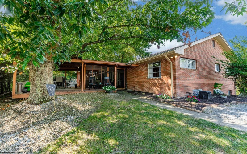 756 Mountain View Place, Morgantown, West Virginia 26501, 3 Bedrooms Bedrooms, 8 Rooms Rooms,2 BathroomsBathrooms,Single Family Detached,For Sale,Mountain View,10161724