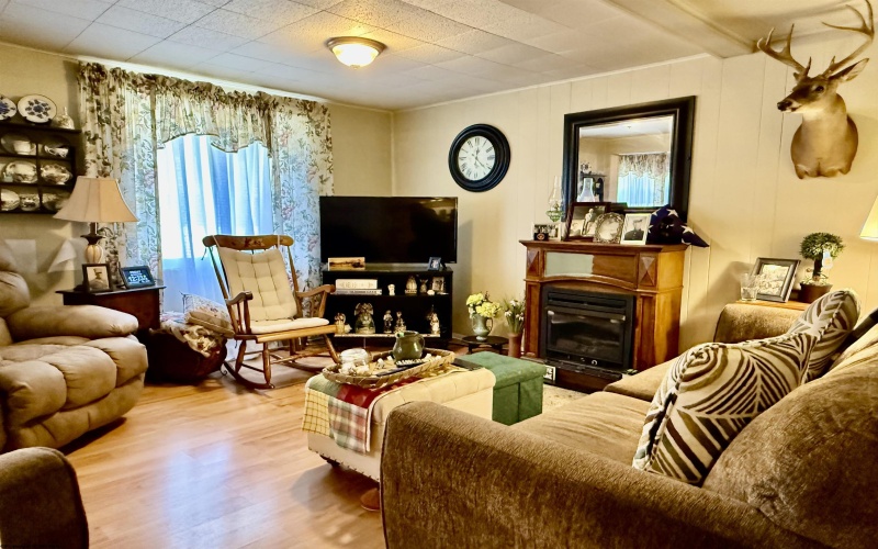 101 Kennywood Drive, Fairmont, West Virginia 26554, 2 Bedrooms Bedrooms, 5 Rooms Rooms,1 BathroomBathrooms,Single Family Detached,For Sale,Kennywood,10161723