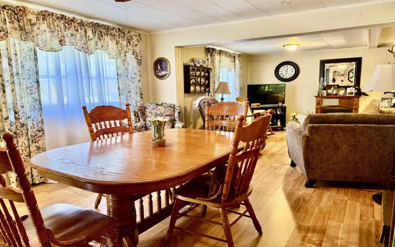 101 Kennywood Drive, Fairmont, West Virginia 26554, 2 Bedrooms Bedrooms, 5 Rooms Rooms,1 BathroomBathrooms,Single Family Detached,For Sale,Kennywood,10161723