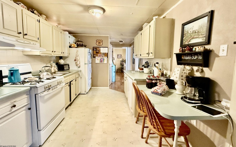 101 Kennywood Drive, Fairmont, West Virginia 26554, 2 Bedrooms Bedrooms, 5 Rooms Rooms,1 BathroomBathrooms,Single Family Detached,For Sale,Kennywood,10161723
