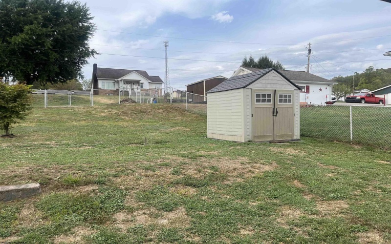 119 Merrill Avenue, Rivesville, West Virginia 26588, 1 Bedroom Bedrooms, 4 Rooms Rooms,1 BathroomBathrooms,Single Family Detached,For Sale,Merrill,10161704