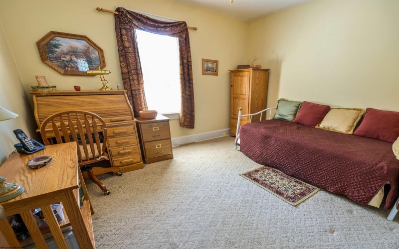 17 Ross Street, Fairmont, West Virginia 26554, 3 Bedrooms Bedrooms, 6 Rooms Rooms,1 BathroomBathrooms,Single Family Detached,For Sale,Ross,10161719
