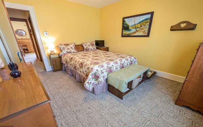 17 Ross Street, Fairmont, West Virginia 26554, 3 Bedrooms Bedrooms, 6 Rooms Rooms,1 BathroomBathrooms,Single Family Detached,For Sale,Ross,10161719
