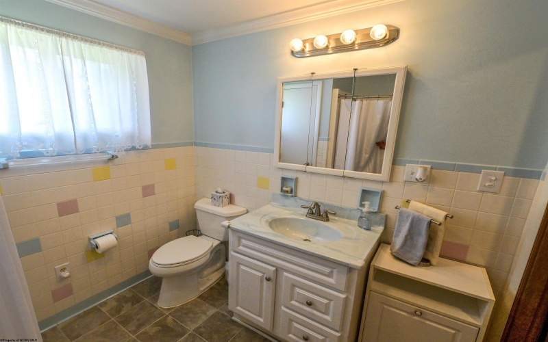 17 Ross Street, Fairmont, West Virginia 26554, 3 Bedrooms Bedrooms, 6 Rooms Rooms,1 BathroomBathrooms,Single Family Detached,For Sale,Ross,10161719