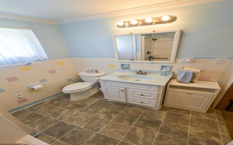 17 Ross Street, Fairmont, West Virginia 26554, 3 Bedrooms Bedrooms, 6 Rooms Rooms,1 BathroomBathrooms,Single Family Detached,For Sale,Ross,10161719
