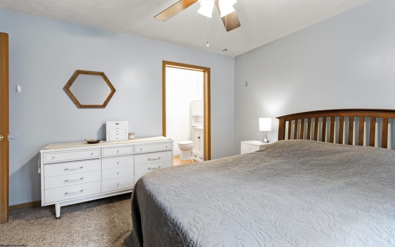 124 Stratford Drive, Bridgeport, West Virginia 26330, 3 Bedrooms Bedrooms, 6 Rooms Rooms,2 BathroomsBathrooms,Single Family Detached,For Sale,Stratford,10161715