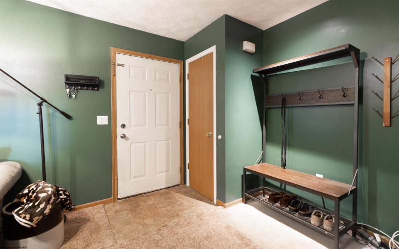 124 Stratford Drive, Bridgeport, West Virginia 26330, 3 Bedrooms Bedrooms, 6 Rooms Rooms,2 BathroomsBathrooms,Single Family Detached,For Sale,Stratford,10161715