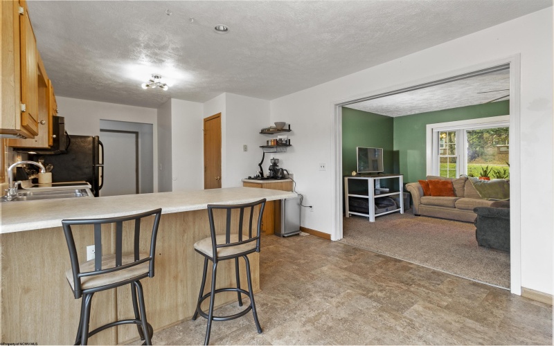 124 Stratford Drive, Bridgeport, West Virginia 26330, 3 Bedrooms Bedrooms, 6 Rooms Rooms,2 BathroomsBathrooms,Single Family Detached,For Sale,Stratford,10161715