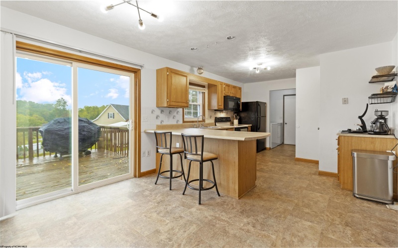 124 Stratford Drive, Bridgeport, West Virginia 26330, 3 Bedrooms Bedrooms, 6 Rooms Rooms,2 BathroomsBathrooms,Single Family Detached,For Sale,Stratford,10161715