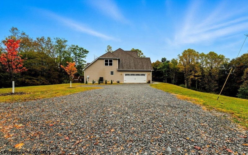 286 Stonecrest Drive, Grafton, West Virginia 26354, 4 Bedrooms Bedrooms, 9 Rooms Rooms,3 BathroomsBathrooms,Single Family Detached,For Sale,Stonecrest,10161716