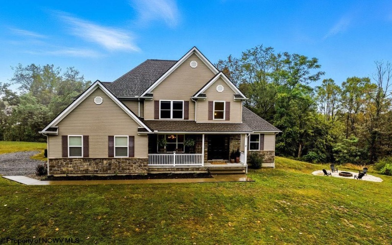 286 Stonecrest Drive, Grafton, West Virginia 26354, 4 Bedrooms Bedrooms, 9 Rooms Rooms,3 BathroomsBathrooms,Single Family Detached,For Sale,Stonecrest,10161716