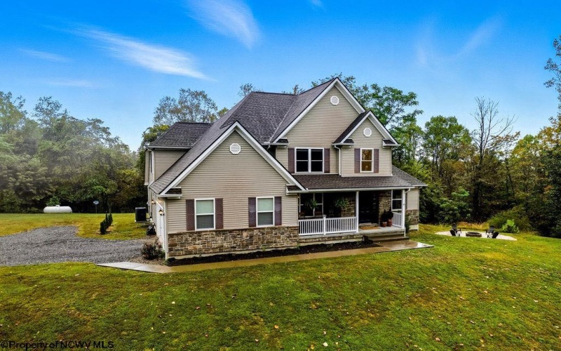 286 Stonecrest Drive, Grafton, West Virginia 26354, 4 Bedrooms Bedrooms, 9 Rooms Rooms,3 BathroomsBathrooms,Single Family Detached,For Sale,Stonecrest,10161716