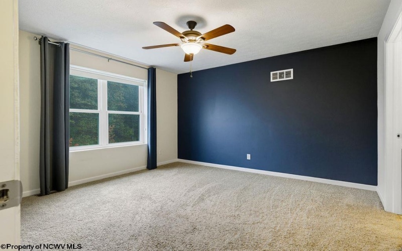 286 Stonecrest Drive, Grafton, West Virginia 26354, 4 Bedrooms Bedrooms, 9 Rooms Rooms,3 BathroomsBathrooms,Single Family Detached,For Sale,Stonecrest,10161716