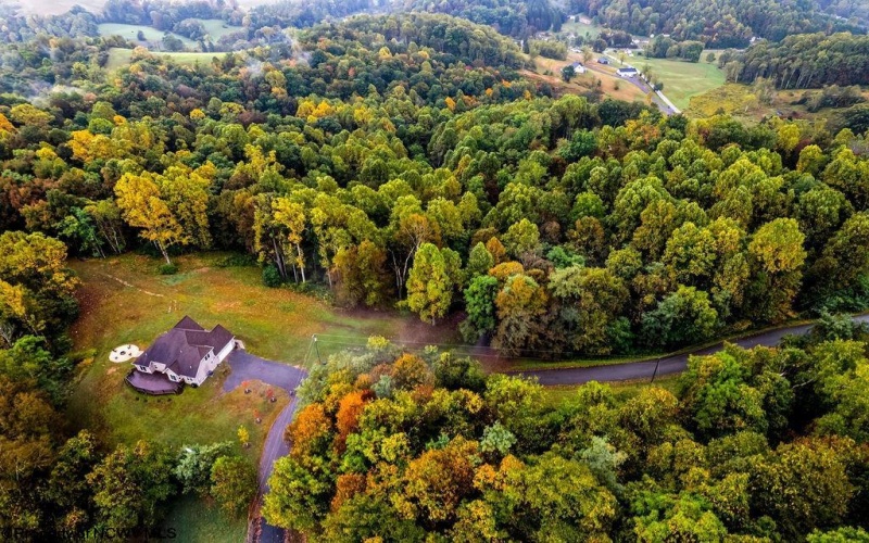 286 Stonecrest Drive, Grafton, West Virginia 26354, 4 Bedrooms Bedrooms, 9 Rooms Rooms,3 BathroomsBathrooms,Single Family Detached,For Sale,Stonecrest,10161716