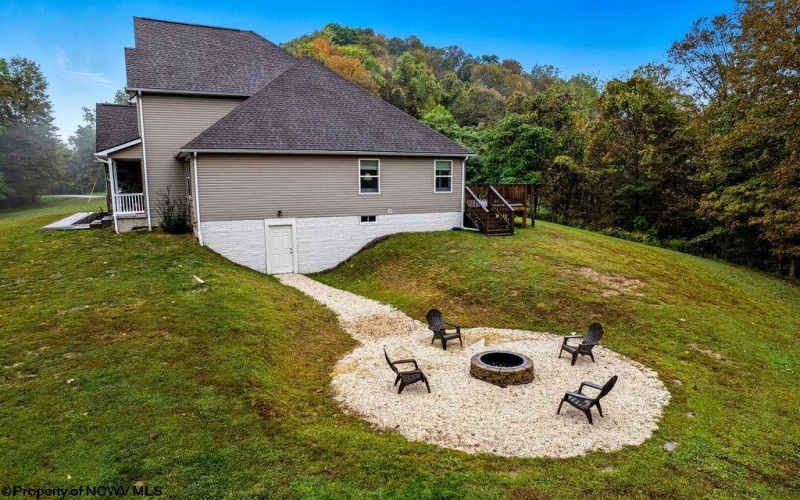 286 Stonecrest Drive, Grafton, West Virginia 26354, 4 Bedrooms Bedrooms, 9 Rooms Rooms,3 BathroomsBathrooms,Single Family Detached,For Sale,Stonecrest,10161716