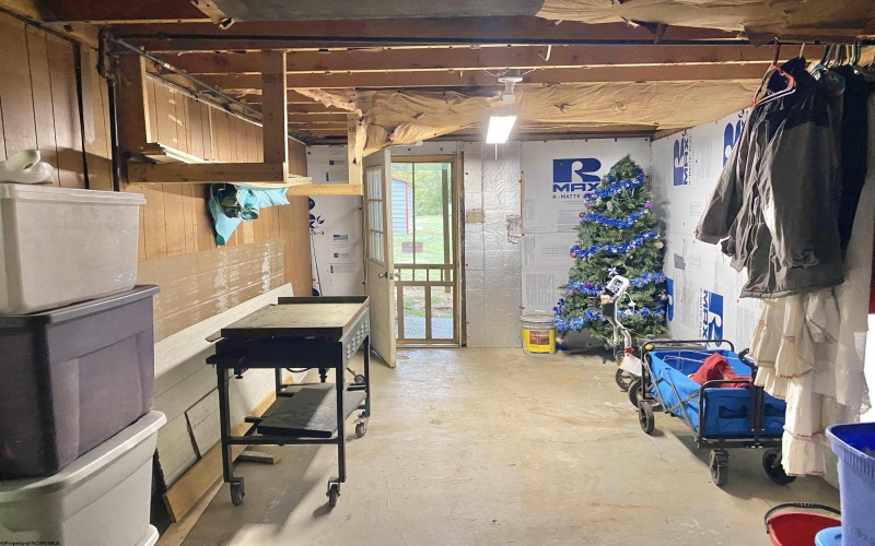 1300 Paw Paw Creek Road, Fairview, West Virginia 26570, 4 Bedrooms Bedrooms, 8 Rooms Rooms,2 BathroomsBathrooms,Single Family Detached,For Sale,Paw Paw Creek,10161714