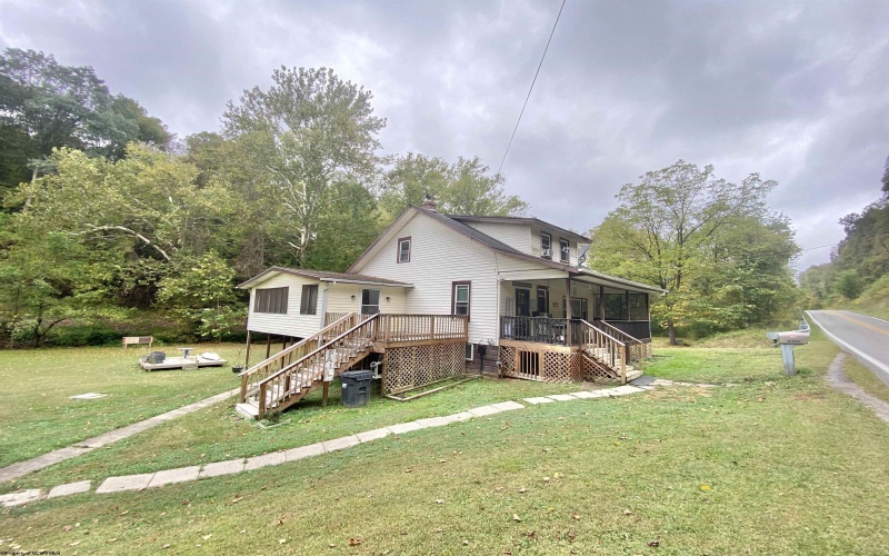 1300 Paw Paw Creek Road, Fairview, West Virginia 26570, 4 Bedrooms Bedrooms, 8 Rooms Rooms,2 BathroomsBathrooms,Single Family Detached,For Sale,Paw Paw Creek,10161714