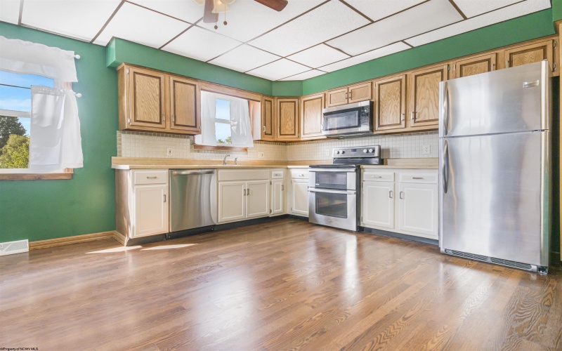 13 Fairview Street, Uniontown, Pennsylvania 15401, 3 Bedrooms Bedrooms, 6 Rooms Rooms,1 BathroomBathrooms,Single Family Detached,For Sale,Fairview,10161729