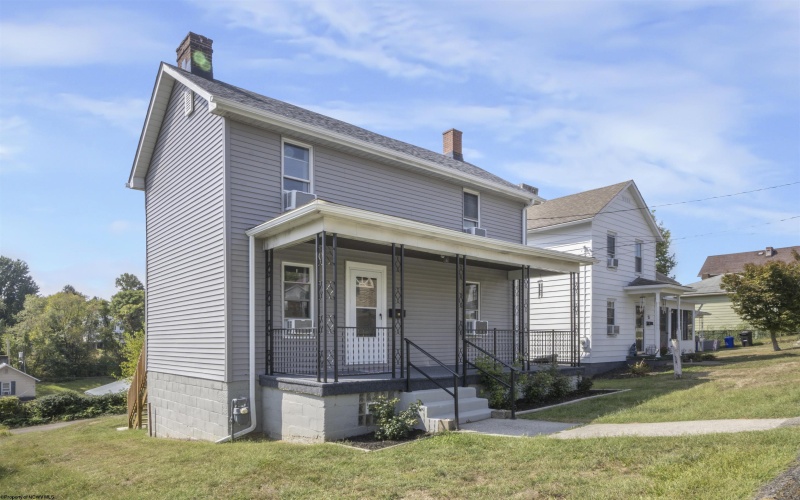 13 Fairview Street, Uniontown, Pennsylvania 15401, 3 Bedrooms Bedrooms, 6 Rooms Rooms,1 BathroomBathrooms,Single Family Detached,For Sale,Fairview,10161729