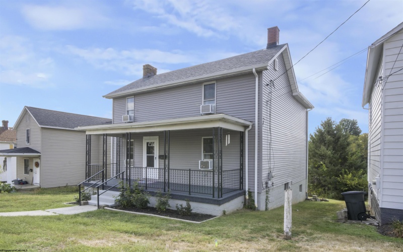 13 Fairview Street, Uniontown, Pennsylvania 15401, 3 Bedrooms Bedrooms, 6 Rooms Rooms,1 BathroomBathrooms,Single Family Detached,For Sale,Fairview,10161729