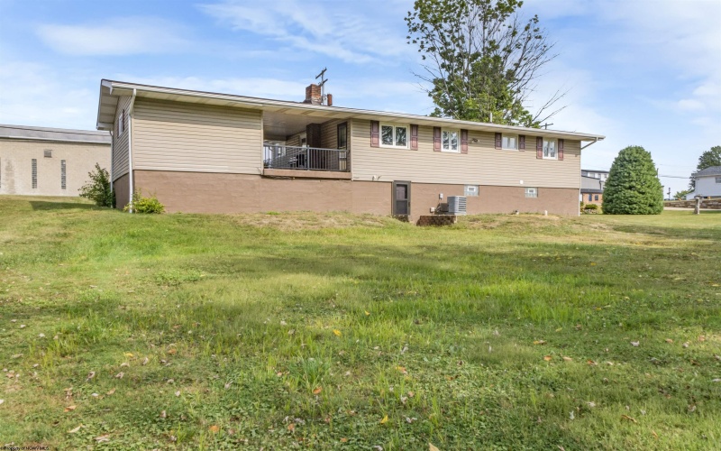 304 Balsinger Road, Uniontown, Pennsylvania 15401, 3 Bedrooms Bedrooms, 6 Rooms Rooms,1 BathroomBathrooms,Single Family Detached,For Sale,Balsinger,10161728