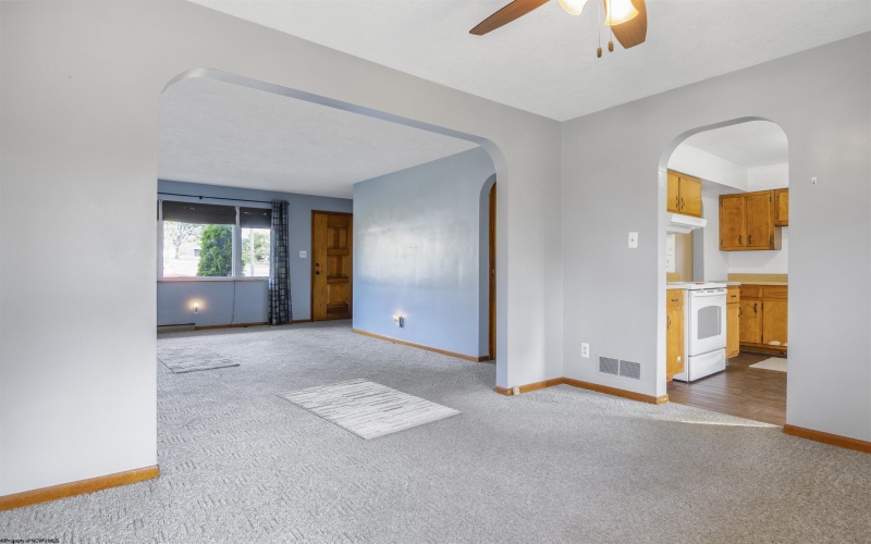 304 Balsinger Road, Uniontown, Pennsylvania 15401, 3 Bedrooms Bedrooms, 6 Rooms Rooms,1 BathroomBathrooms,Single Family Detached,For Sale,Balsinger,10161728