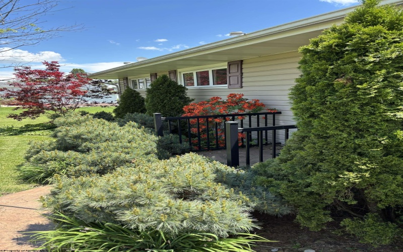 304 Balsinger Road, Uniontown, Pennsylvania 15401, 3 Bedrooms Bedrooms, 6 Rooms Rooms,1 BathroomBathrooms,Single Family Detached,For Sale,Balsinger,10161728
