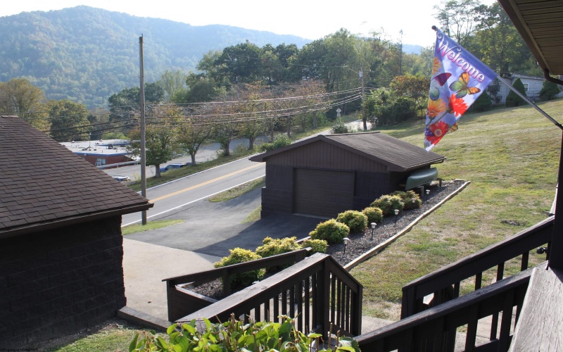 5 Euclyde Avenue, Webster Springs, West Virginia 26288, 3 Bedrooms Bedrooms, 10 Rooms Rooms,2 BathroomsBathrooms,Single Family Detached,For Sale,Euclyde,10161727
