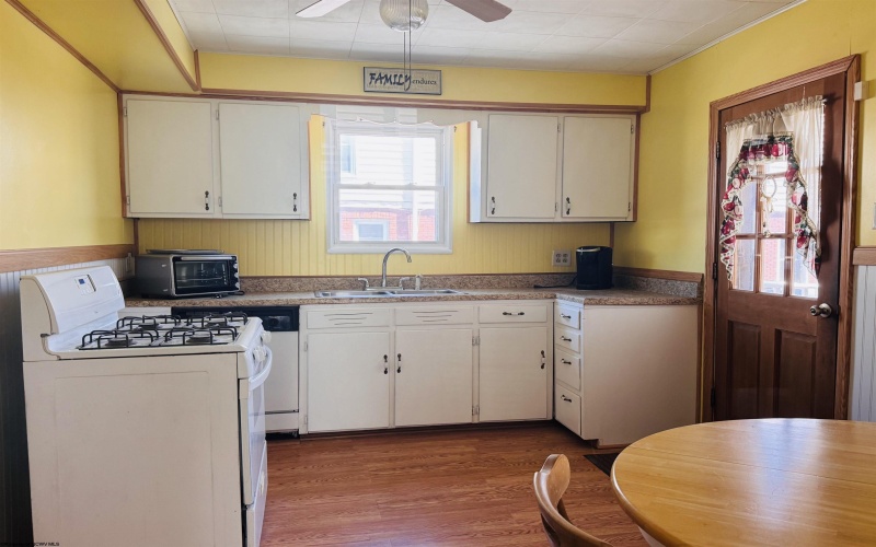 134 Pennsylvania Avenue, Nutter Fort, West Virginia 26301, ,Multi-unit/income,For Sale,Pennsylvania,10161745
