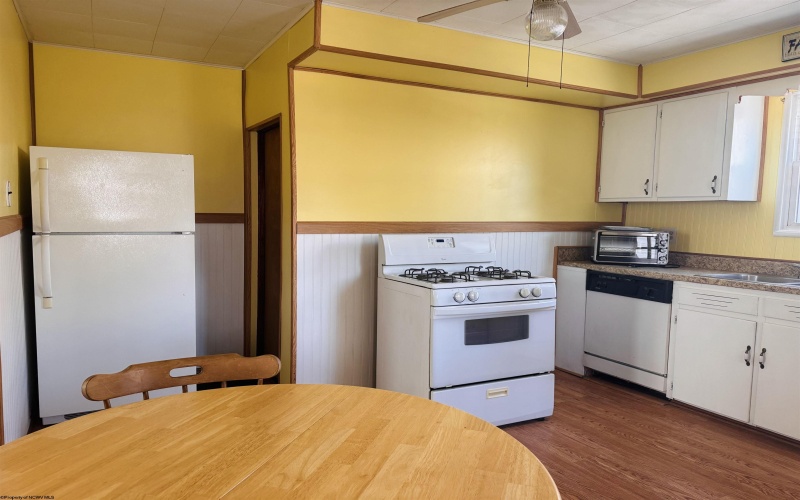 134 Pennsylvania Avenue, Nutter Fort, West Virginia 26301, ,Multi-unit/income,For Sale,Pennsylvania,10161745
