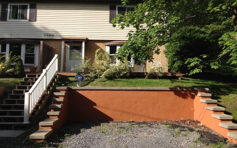 1205 Bartlow Street, Morgantown, West Virginia 26505-5241, 2 Bedrooms Bedrooms, 5 Rooms Rooms,2 BathroomsBathrooms,Residential Rentals,For Rent,Bartlow,10161738