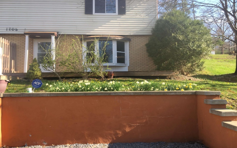 1205 Bartlow Street, Morgantown, West Virginia 26505-5241, 2 Bedrooms Bedrooms, 5 Rooms Rooms,2 BathroomsBathrooms,Residential Rentals,For Rent,Bartlow,10161738