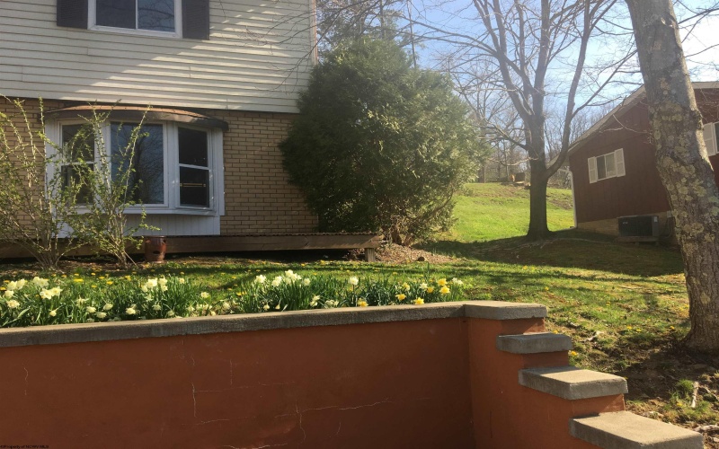 1205 Bartlow Street, Morgantown, West Virginia 26505-5241, 2 Bedrooms Bedrooms, 5 Rooms Rooms,2 BathroomsBathrooms,Residential Rentals,For Rent,Bartlow,10161738