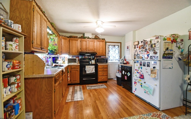 81 Sunset Drive, Reedsville, West Virginia 26547, 3 Bedrooms Bedrooms, 6 Rooms Rooms,2 BathroomsBathrooms,Single Family Detached,For Sale,Sunset,10161743