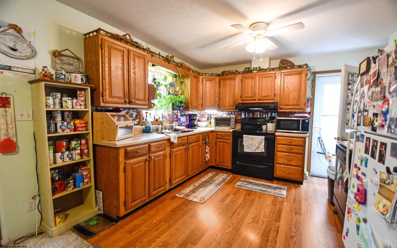 81 Sunset Drive, Reedsville, West Virginia 26547, 3 Bedrooms Bedrooms, 6 Rooms Rooms,2 BathroomsBathrooms,Single Family Detached,For Sale,Sunset,10161743