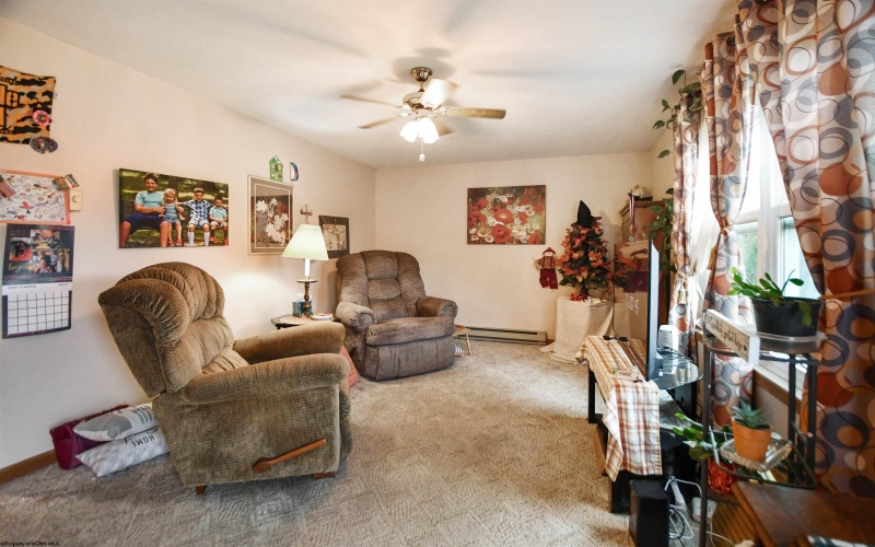 81 Sunset Drive, Reedsville, West Virginia 26547, 3 Bedrooms Bedrooms, 6 Rooms Rooms,2 BathroomsBathrooms,Single Family Detached,For Sale,Sunset,10161743