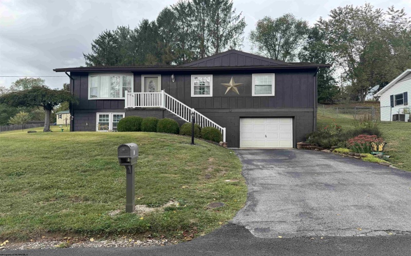 13 Lower Drive, Buckhannon, West Virginia 26201, 4 Bedrooms Bedrooms, 8 Rooms Rooms,2 BathroomsBathrooms,Single Family Detached,For Sale,Lower,10161739