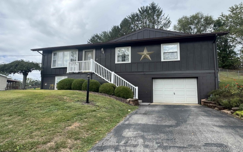 13 Lower Drive, Buckhannon, West Virginia 26201, 4 Bedrooms Bedrooms, 8 Rooms Rooms,2 BathroomsBathrooms,Single Family Detached,For Sale,Lower,10161739