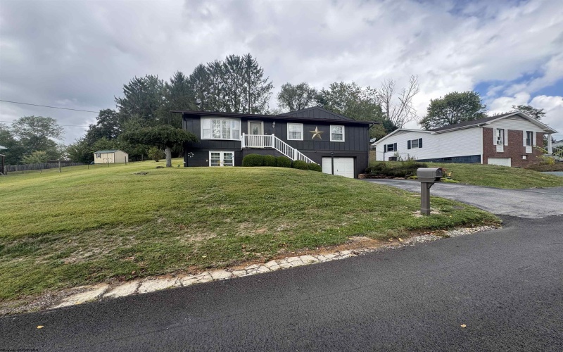 13 Lower Drive, Buckhannon, West Virginia 26201, 4 Bedrooms Bedrooms, 8 Rooms Rooms,2 BathroomsBathrooms,Single Family Detached,For Sale,Lower,10161739