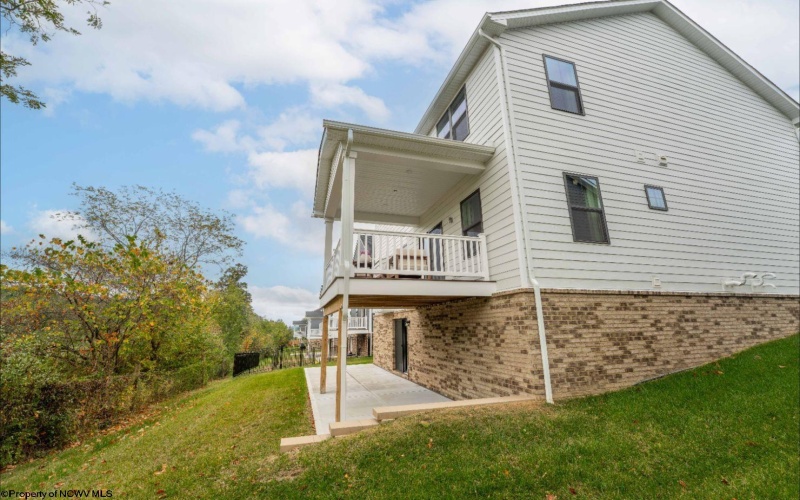 209 Falling Water Lane, Morgantown, West Virginia 26508, 4 Bedrooms Bedrooms, 9 Rooms Rooms,3 BathroomsBathrooms,Single Family Detached,For Sale,Falling Water,10161737
