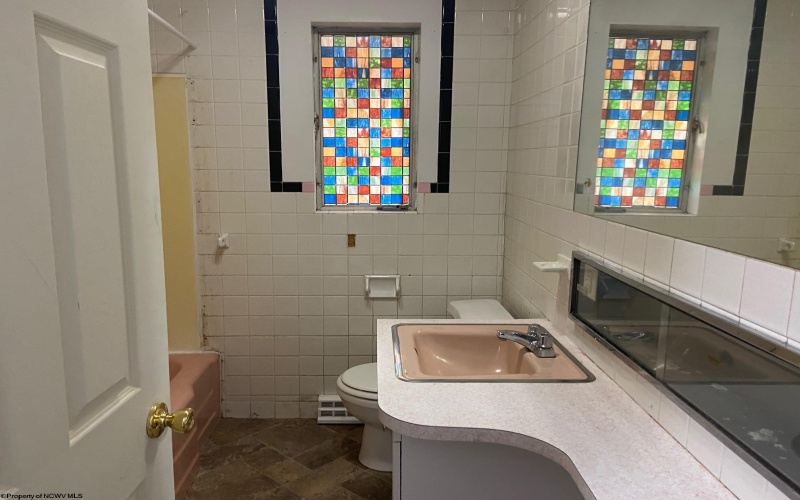 528 Beverly Avenue, Morgantown, West Virginia 26505, ,Multi-unit/income,For Sale,Beverly,10161751