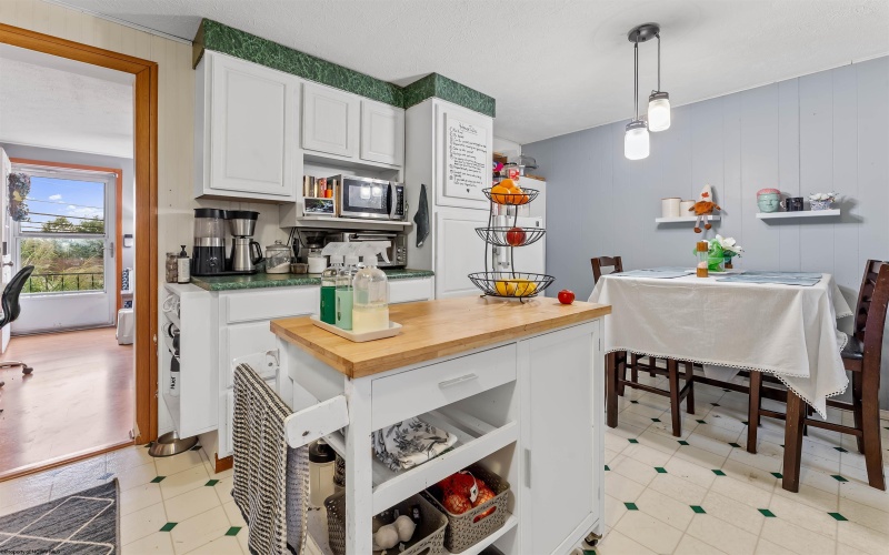 22 Eastgate Drive, Morgantown, West Virginia 26508, 3 Bedrooms Bedrooms, 5 Rooms Rooms,1 BathroomBathrooms,Single Family Detached,For Sale,Eastgate,10161753 22 Eastgate Drive, Morgantown, West Virginia 26508, 3 Bedrooms Bedrooms, 5 Rooms Rooms,1 BathroomBathrooms,Single Family Detached,For Sale,Eastgate,10161753