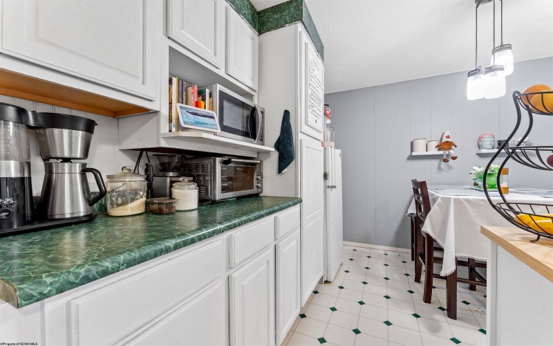 22 Eastgate Drive, Morgantown, West Virginia 26508, 3 Bedrooms Bedrooms, 5 Rooms Rooms,1 BathroomBathrooms,Single Family Detached,For Sale,Eastgate,10161753 22 Eastgate Drive, Morgantown, West Virginia 26508, 3 Bedrooms Bedrooms, 5 Rooms Rooms,1 BathroomBathrooms,Single Family Detached,For Sale,Eastgate,10161753