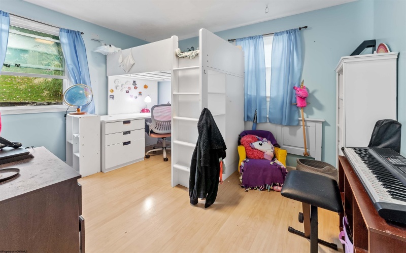 22 Eastgate Drive, Morgantown, West Virginia 26508, 3 Bedrooms Bedrooms, 5 Rooms Rooms,1 BathroomBathrooms,Single Family Detached,For Sale,Eastgate,10161753 22 Eastgate Drive, Morgantown, West Virginia 26508, 3 Bedrooms Bedrooms, 5 Rooms Rooms,1 BathroomBathrooms,Single Family Detached,For Sale,Eastgate,10161753