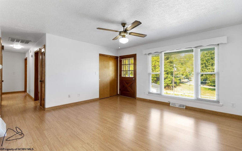 163 Hutchinson Hollow Road, Mount Clare, West Virginia 26408, 4 Bedrooms Bedrooms, 8 Rooms Rooms,1 BathroomBathrooms,Single Family Detached,For Sale,Hutchinson Hollow,10161752