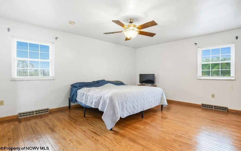 10 Greenwood Drive, Fairmont, West Virginia 26554, 3 Bedrooms Bedrooms, 9 Rooms Rooms,3 BathroomsBathrooms,Single Family Detached,For Sale,Greenwood,10161749